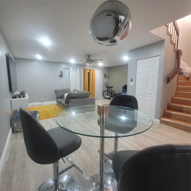 Building Photo - 9210 NW 14th St