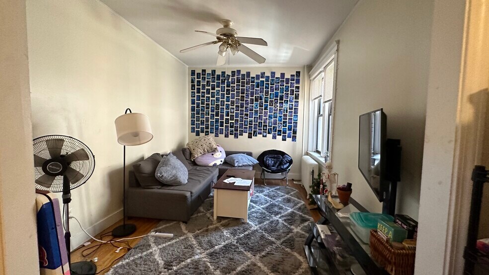 Building Photo - 70 Queensberry St