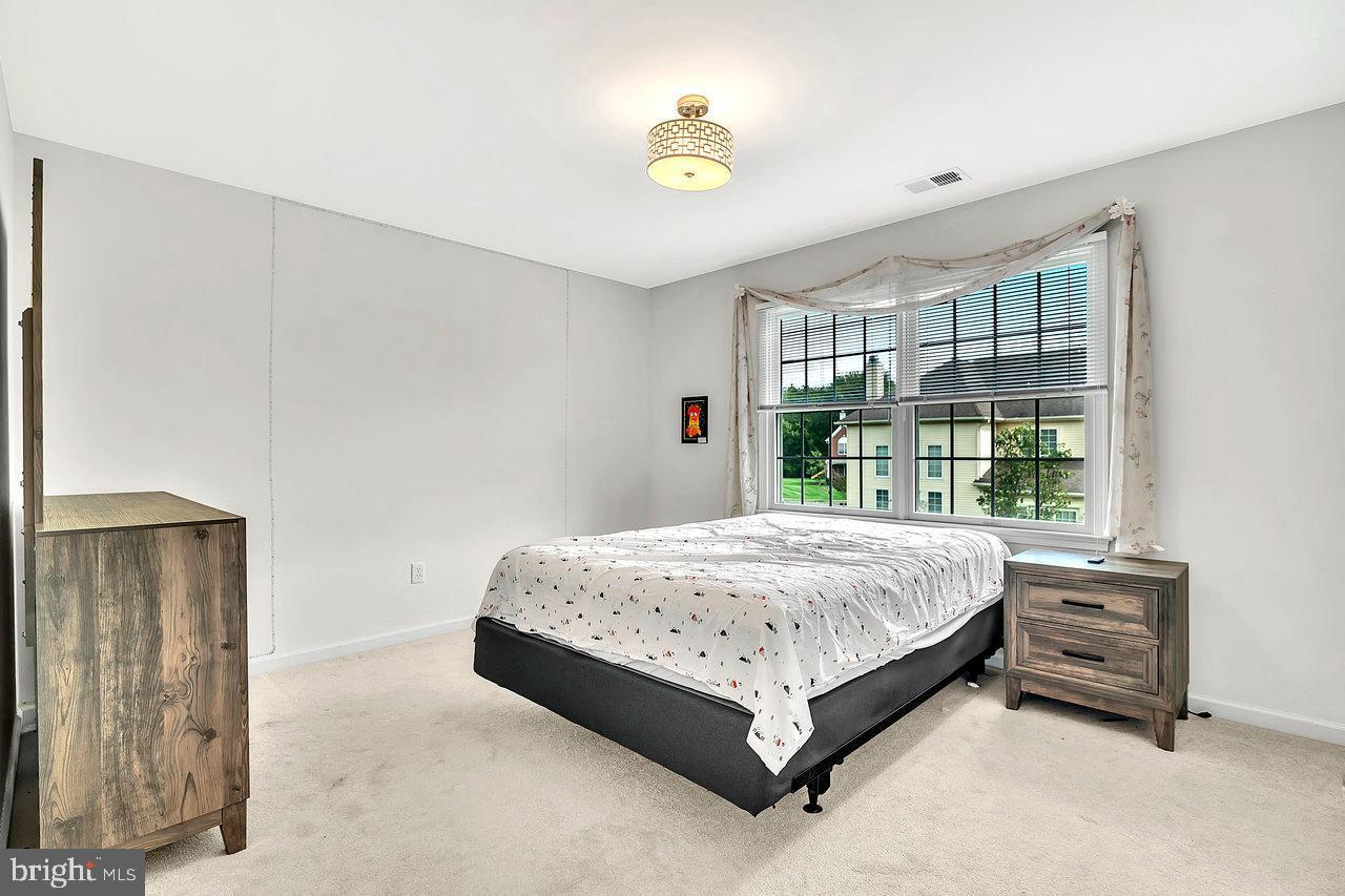 Building Photo - 86 Renfield Dr