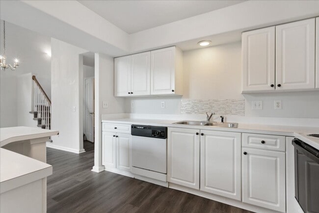 Building Photo - 3BR Townhouse | Main-Level Primary Suite | Gables at York County | Near Langley AFB & NASA
