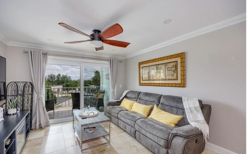 Building Photo - 2885 Palm Beach Blvd