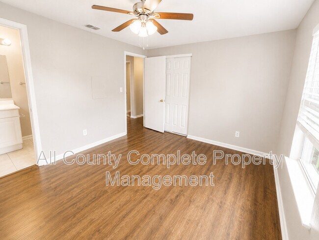 Building Photo - 10881 Key Coral Dr