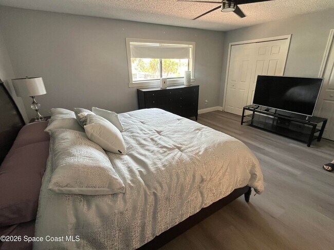 Building Photo - 190 Seawind Dr
