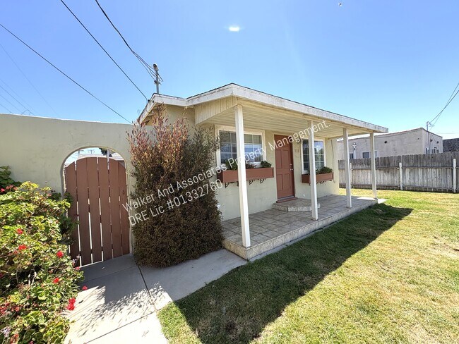 Building Photo - 130 Twitchell St