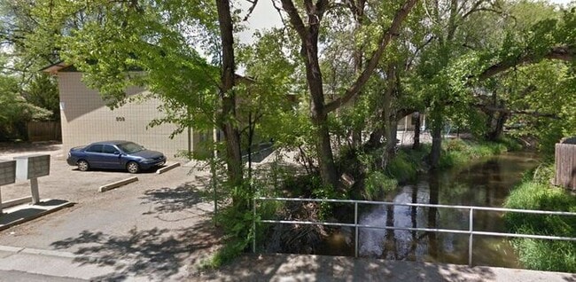 Building Photo - 1/2 Off First Month! Second-Floor 1-Bedroom Near City Park