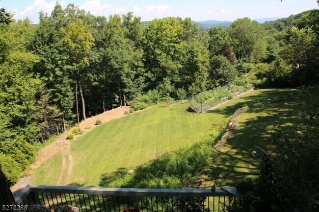 Building Photo - 416 Springbrook Trail