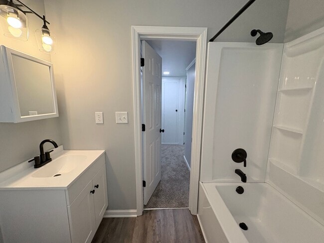 Building Photo - Newly Renovated 3 Bedroom 2 Bath w/ Flex Room Located in a Sought-after Neighborhood!