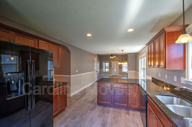 Building Photo - 415 Aniken Cir