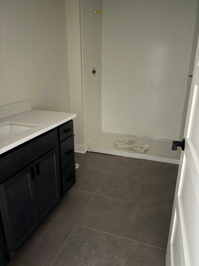 Building Photo - 106 E Erie St