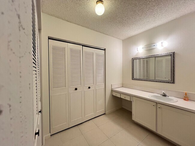 Building Photo - 3540 S Ocean Blvd