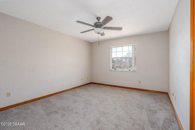 Building Photo - 200 Florida Shores Blvd