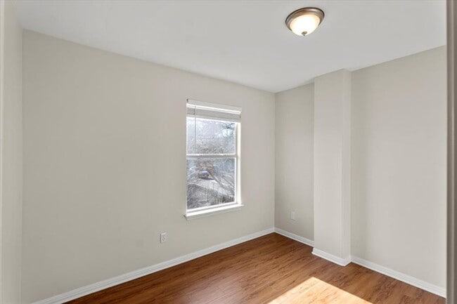 Building Photo - 6001 Perlita Dr