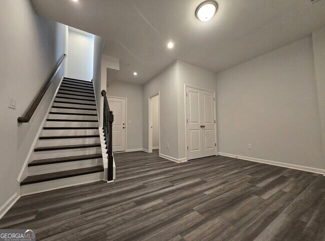 Building Photo - 341 Skylar Ct SE