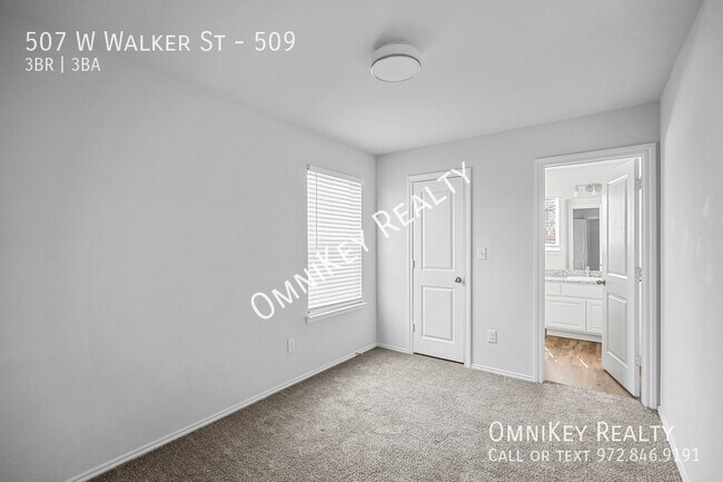 Building Photo - 507 W Walker St