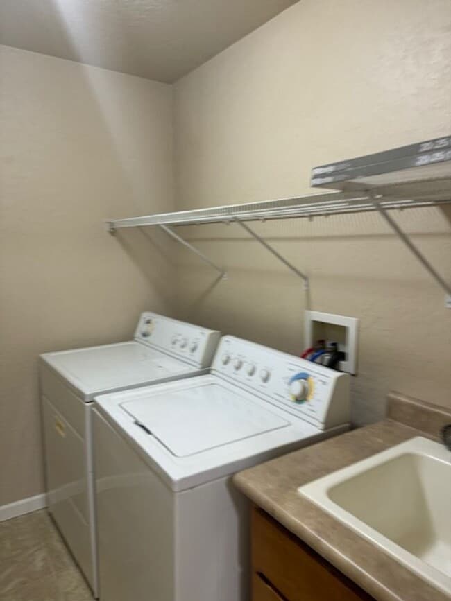 Building Photo - COME HOME TO COMFORT TO THIS 3 BEDROOM HOM...