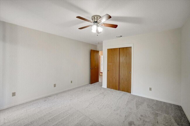 Building Photo - Spacious 4 Bedroom Home in Gated Somerset Hills – 3-Car Garage & Large Backyard