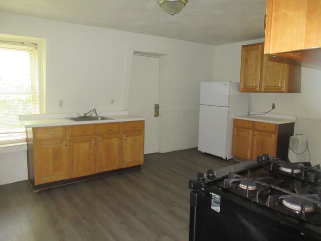 Building Photo - 80 Cleghorn St