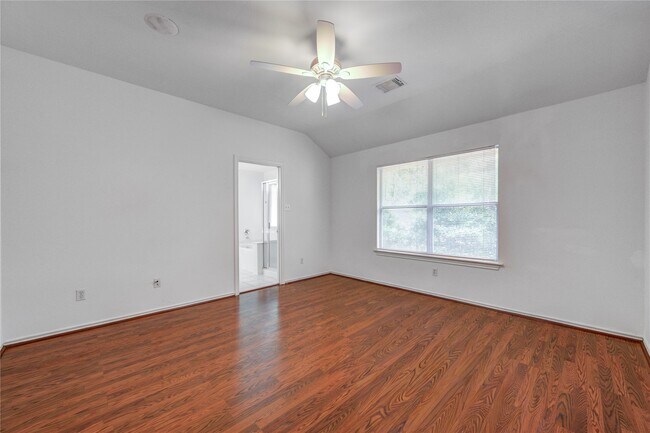 Building Photo - 225 Summerhaze Cir