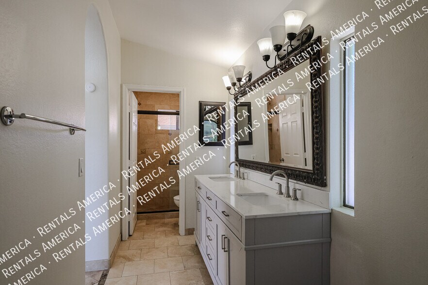 Building Photo - 12704 N 89th Pl