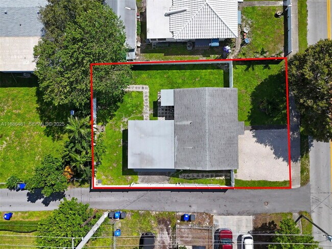 Building Photo - North 26th Avenue, Hollywood, FL 33020 - 3 BR 1 BA single-family home