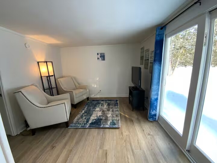 Building Photo - 115 Mckenzie St