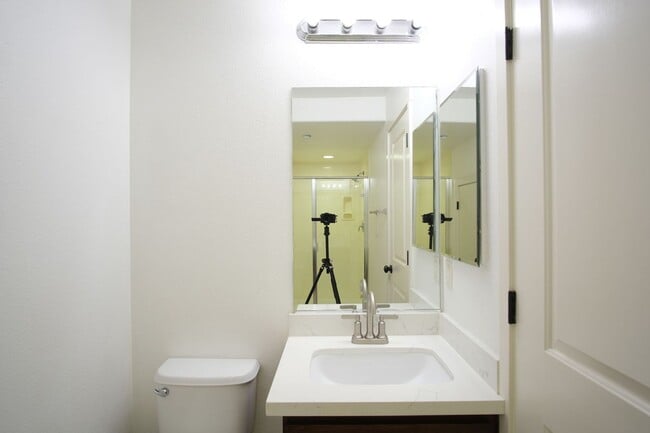 Building Photo - NOW AVAILABLE- NEW PRICE! Spacious 3-Bed, ...