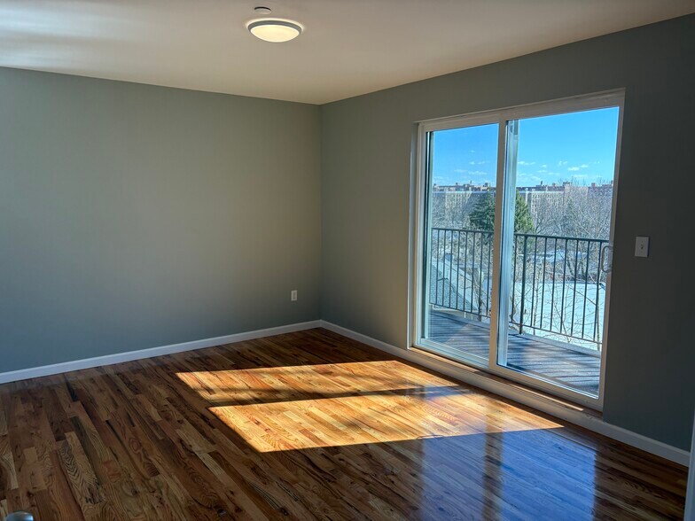 Building Photo - 17 Cunard Ave