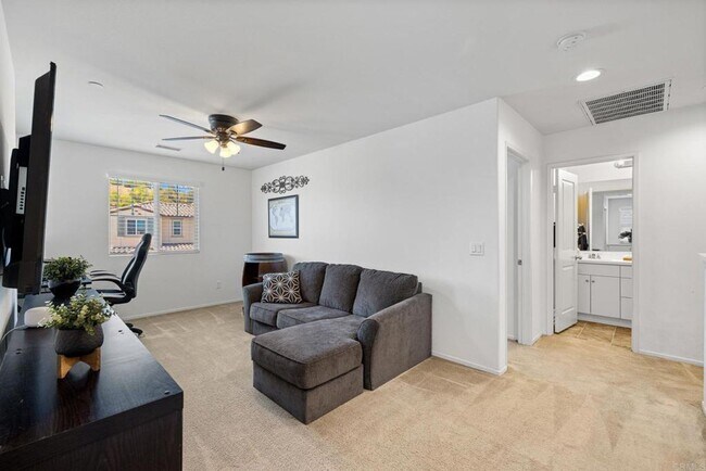 Building Photo - NEWER 3BD/2.5BA Home in desired Main Ranch Development in El Cajon!