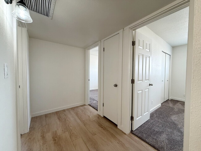 Building Photo - Charming 3-Bedroom Oasis with 2 Full Baths...