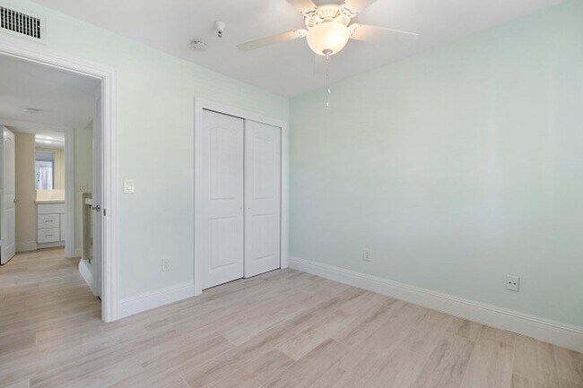 Building Photo - 123 Yacht Club Way