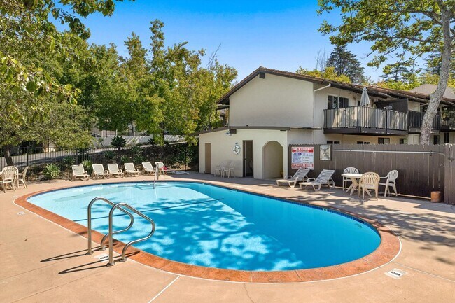 Building Photo - The Highlands-Unfurnished 2 bdrm Condo-Avail Now!