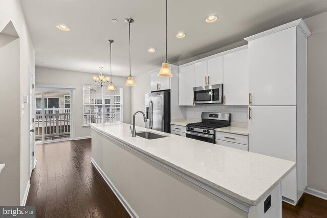 Building Photo - 7118 Rowlock Aly