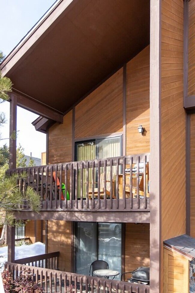 Building Photo - Redpine Chalet