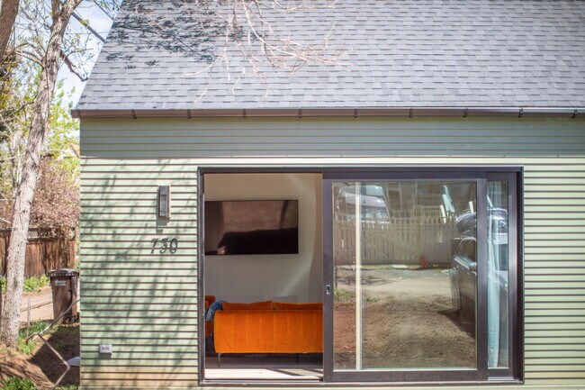 Building Photo - 730 Maxwell Ave