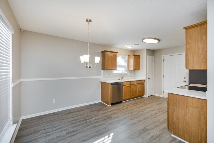 Building Photo - 5862 Amerson Ln