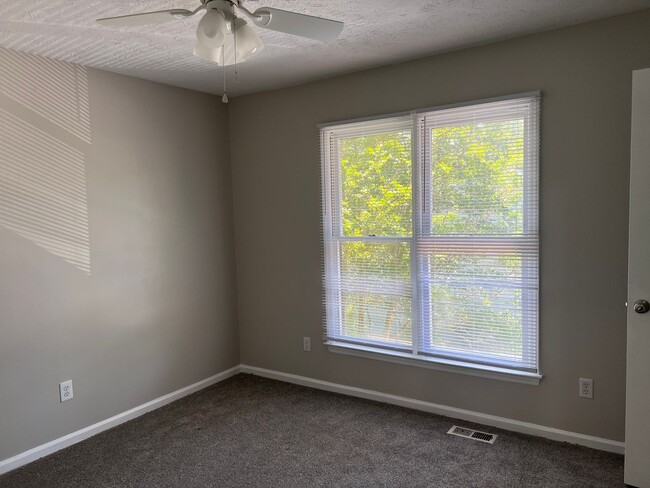 Building Photo - Near Cape Fear Valley Hospital - 2 bedroom...