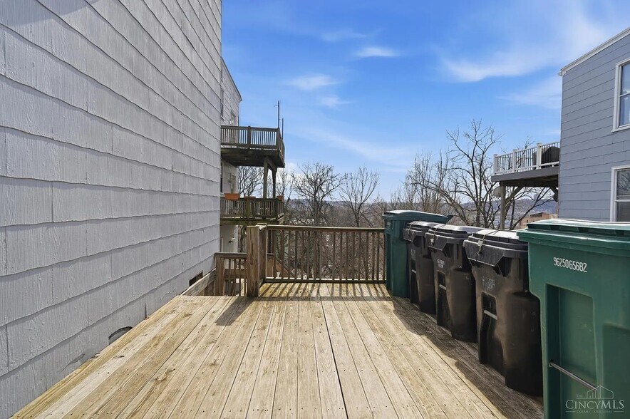 Building Photo - 535 Klotter Ave