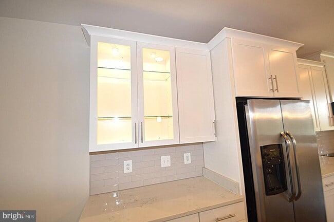 Building Photo - 44840 Tiverton Sq