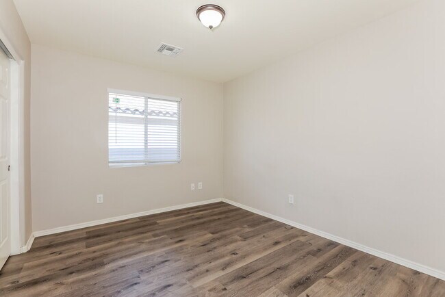 Building Photo - 31254 N Blackfoot Dr