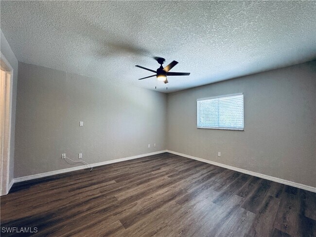 Building Photo - 17418 Dowling Dr