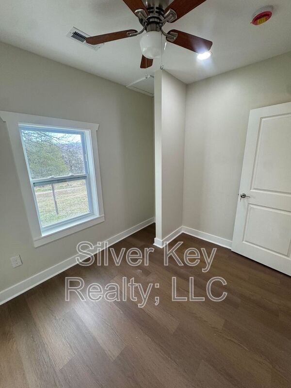 Building Photo - 3671 Sweetwater Vonore Rd