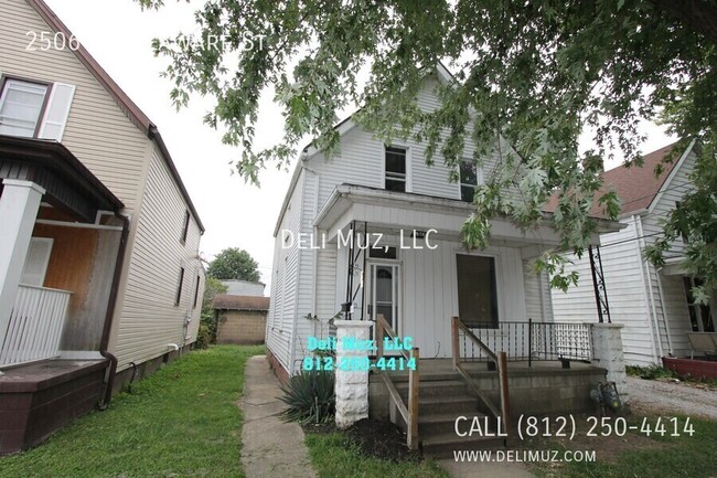 Primary Photo - Westside 3 Bed, 1 Bath with W/D Hookups