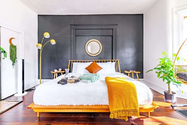 Building Photo - 241 W Water St