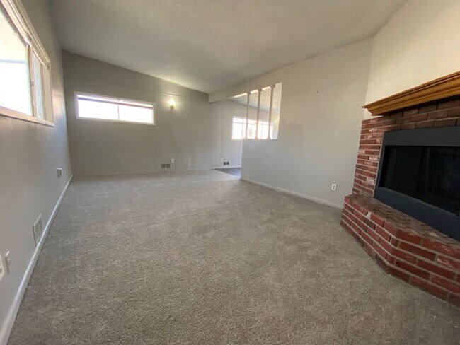 Building Photo - Updated 3/2 in Central Lubbock