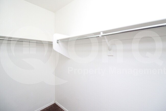 Building Photo - 6333 W Valencia Dr