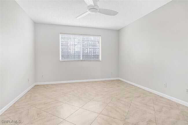 Building Photo - 1240 Wildwood Lakes Blvd