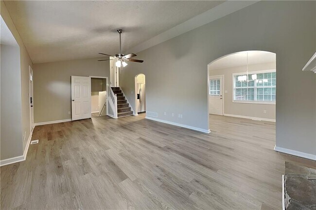 Building Photo - 6161 Longwood Chase