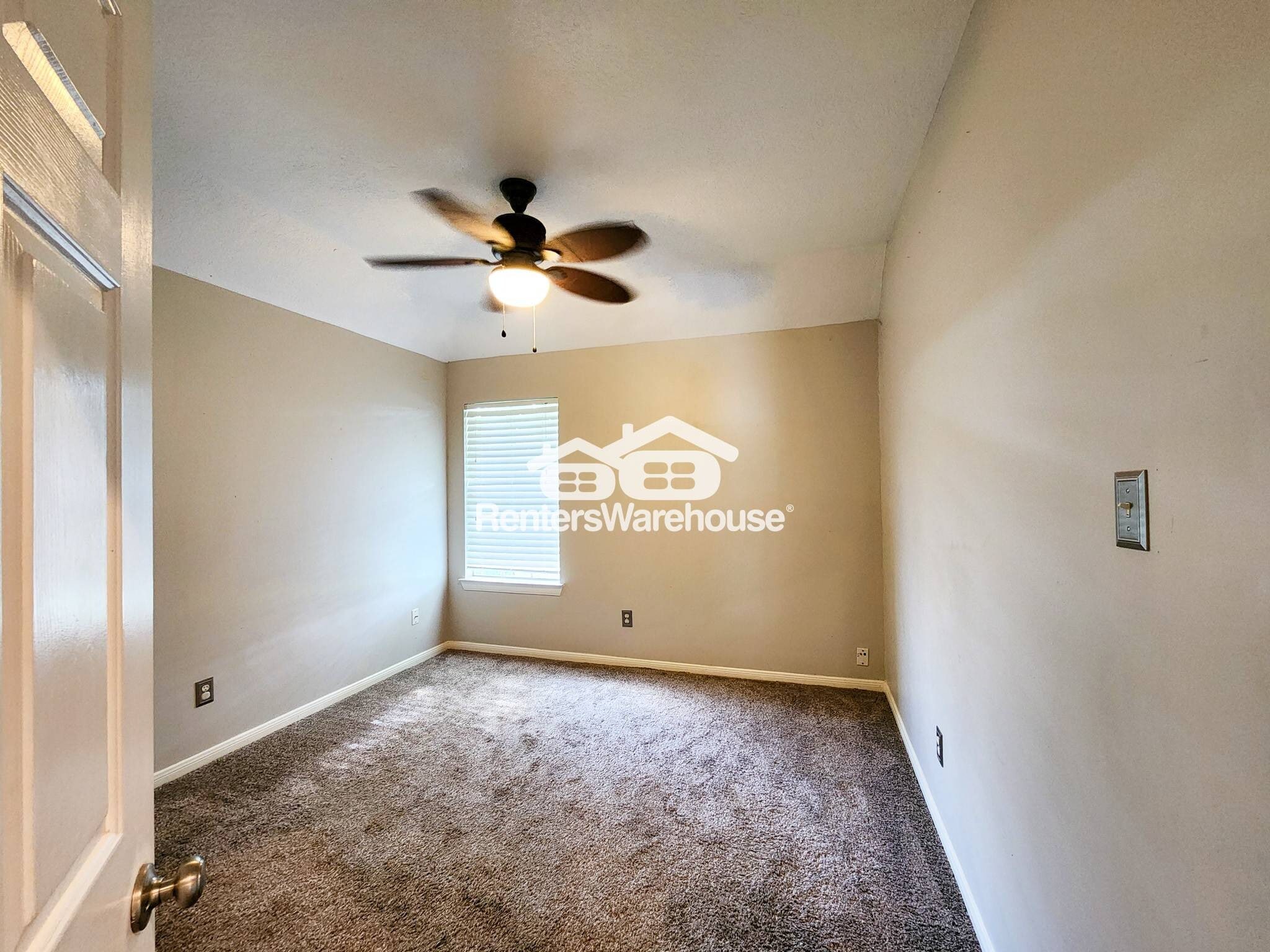 Building Photo - 2412 N Mission Cir