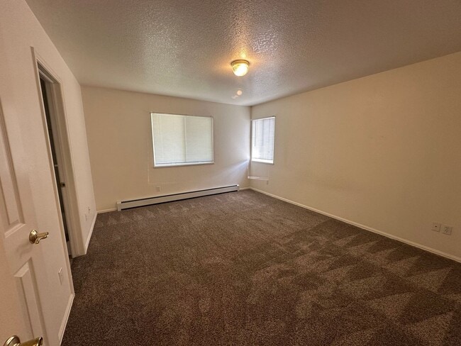 Building Photo - Charming 3 bed 2 bath home!!