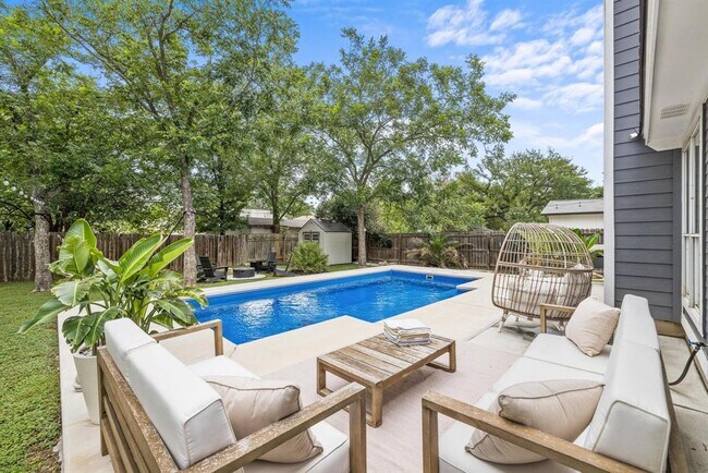 Building Photo - 1205 Rambling Trail